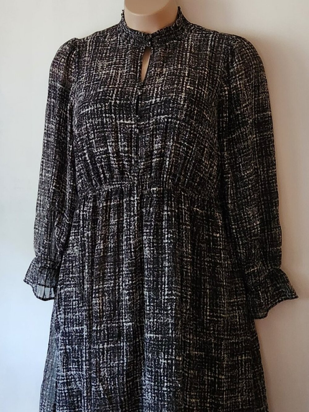 Torrid full coverage dress sz 1X long sleeve black white graphic print NWOT